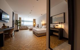 V Center Hotel